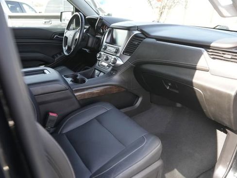 Used 2020 Chevrolet Suburban LT w/ Luxury Package image 20
