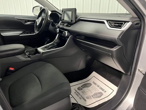 Used 2021 Toyota RAV4 XLE w/ Convenience Package image 3