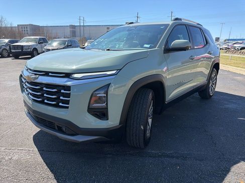 Used 2025 Chevrolet Equinox LT w/ Convenience Package II image 7