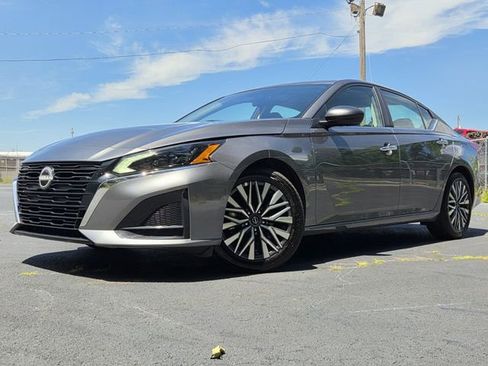 Used 2025 Nissan Altima 2.5 SV FWD image 20