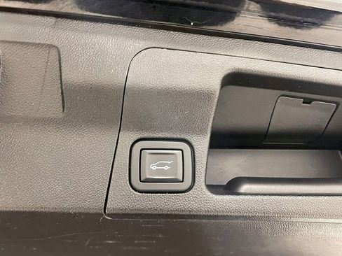 Used 2020 GMC Acadia SLE w/ Driver Convenience Package image 13