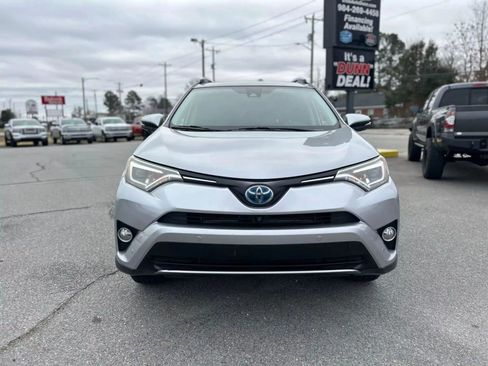 Used 2017 Toyota RAV4 Limited image 3