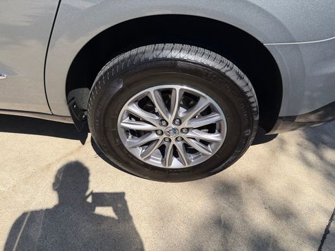 Used 2023 Buick Enclave Essence AWD/4WD image 37