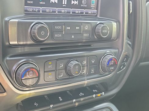Used 2017 Chevrolet Silverado 1500 LTZ w/ Sport Package AWD/4WD image 33