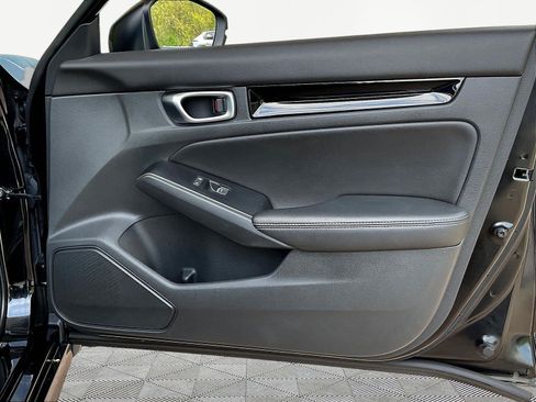 Used 2023 Honda Civic Touring image 27