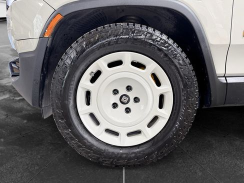 Used 2025 Rivian R1T Adventure AWD/4WD image 30