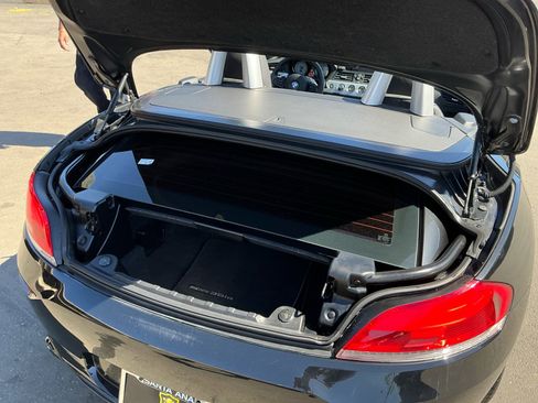 Used 2011 BMW Z4 sDrive35is image 21