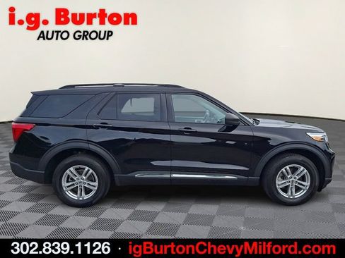 Used 2023 Ford Explorer XLT AWD/4WD image 7