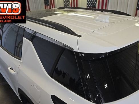 New 2026 Chevrolet Traverse LT w/ Sun and Wheel Package AWD/4WD image 13