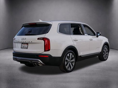 Used 2022 Kia Telluride EX w/ EX Premium Package image 4