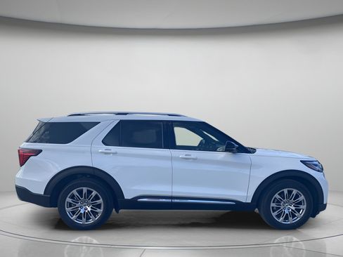 New 2026 Ford Explorer Platinum image 2