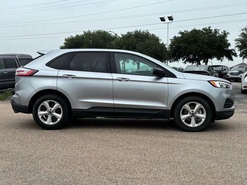 Used 2020 Ford Edge SE FWD image 4
