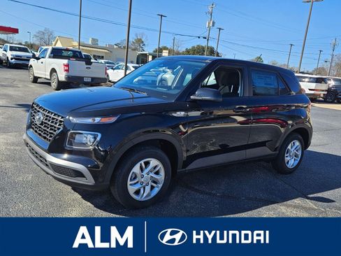 New 2026 Hyundai Venue SE image 3