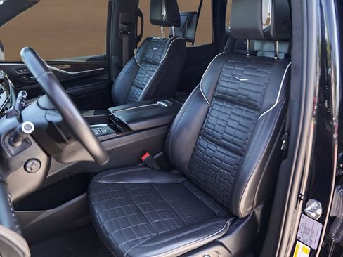 Used 2022 Cadillac Escalade Sport Platinum AWD/4WD image 7