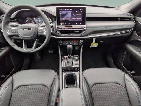 New 2026 Jeep Compass Latitude AWD/4WD image 16