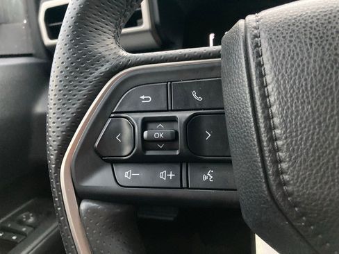 Used 2025 Toyota 4Runner SR5 image 13