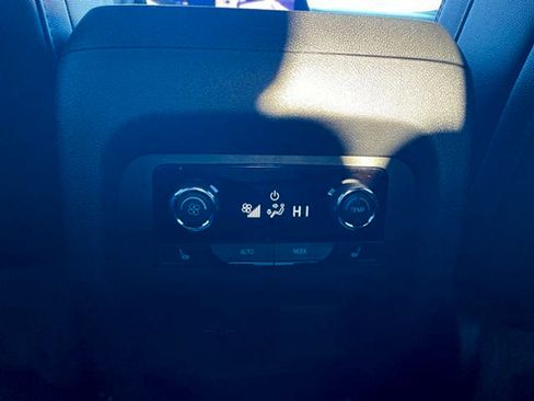 New 2026 Chevrolet Traverse RS w/ LPO, Floor Liner Package FWD image 27