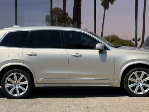 Used 2017 Volvo XC90 T6 Inscription w/ Vision Package image 21