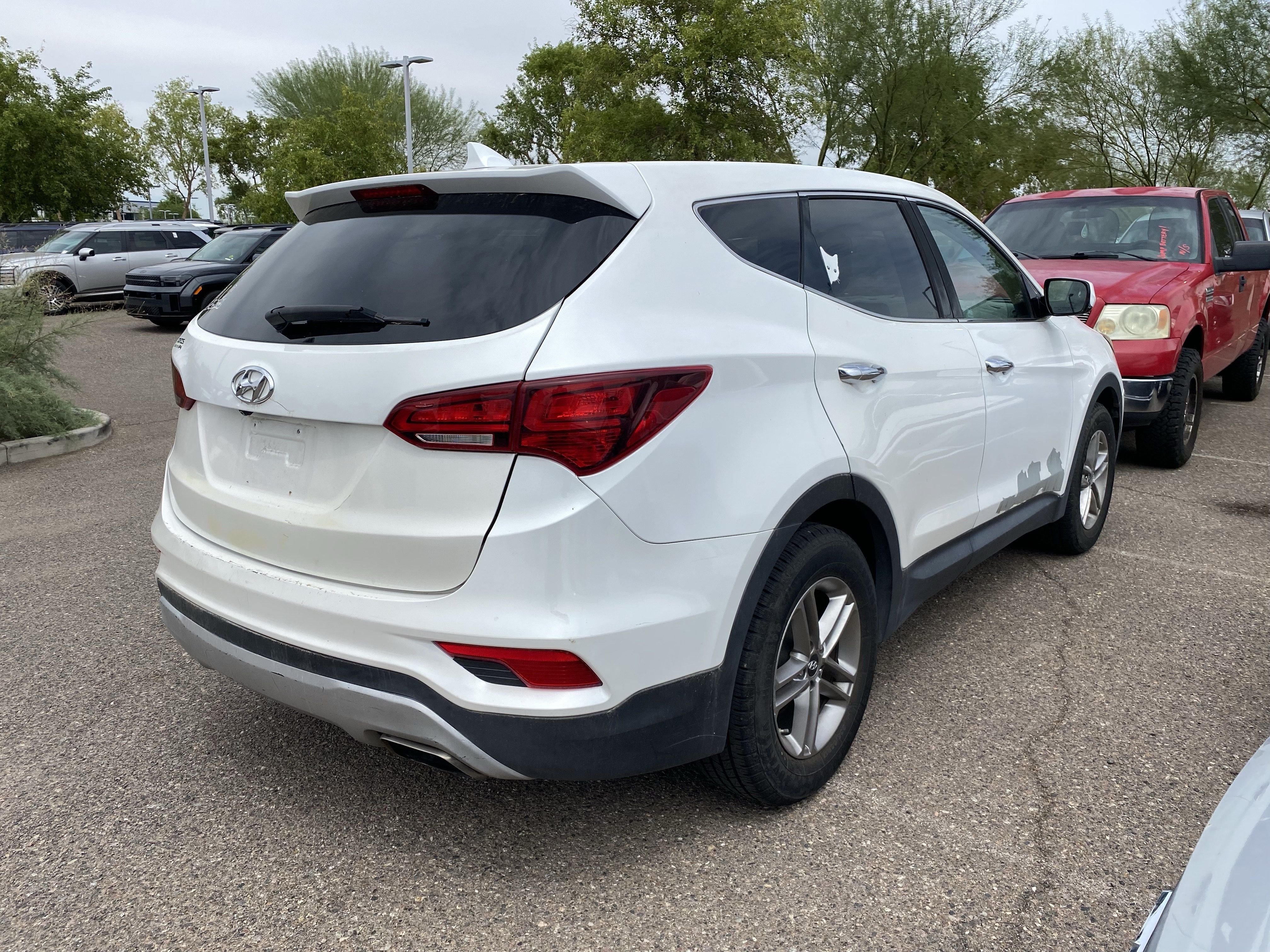 Used 2017 Hyundai Santa Fe Sport FWD image 2