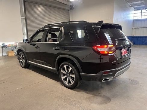 Used 2023 Honda Pilot Elite image 5