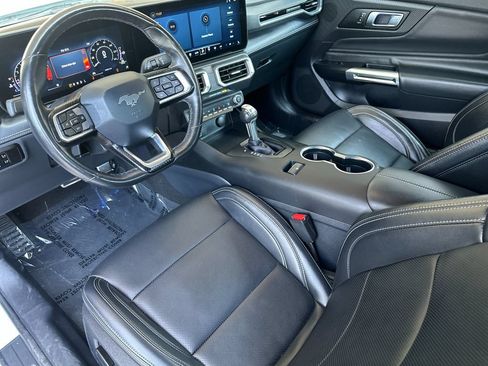 Used 2025 Ford Mustang Premium RWD image 10