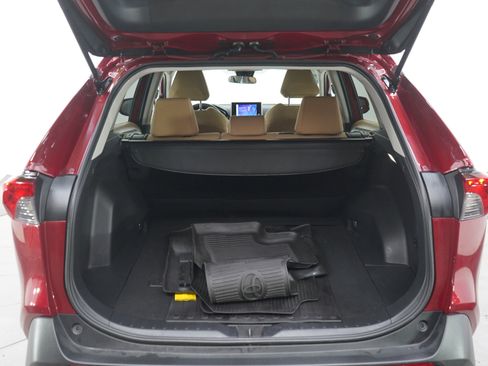Used 2025 Toyota RAV4 LE AWD/4WD image 16