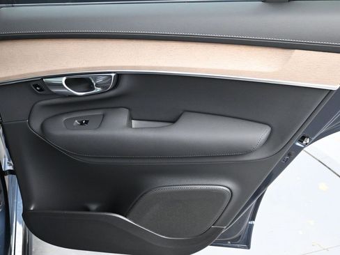 New 2026 Volvo XC90 B6 Plus image 16