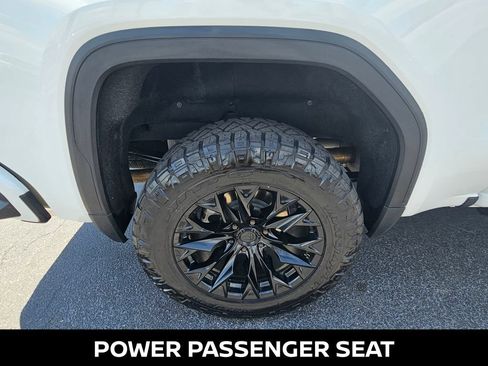 Used 2023 GMC Sierra 1500 AT4 w/ Technology Package AWD/4WD image 12