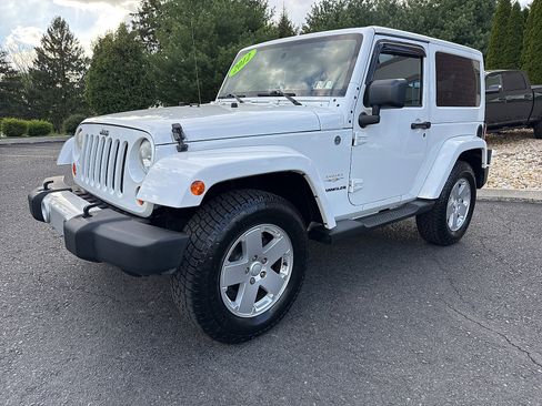 Used 2012 Jeep Wrangler Sahara AWD/4WD image 12