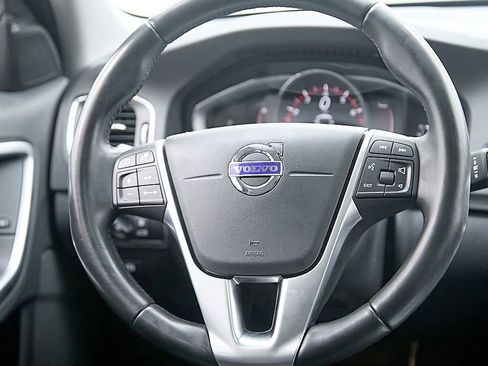 Used 2017 Volvo S60 T5 Inscription Platinum w/ Climate Package image 29