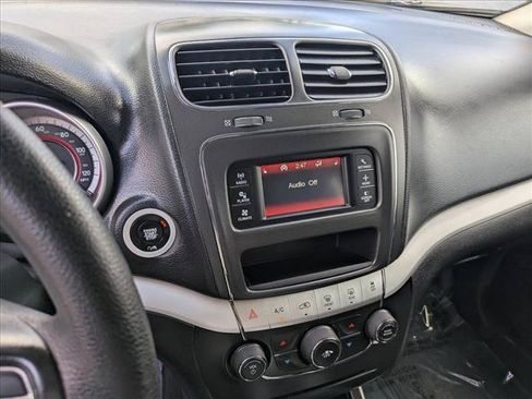 Used 2018 Dodge Journey SXT FWD image 12