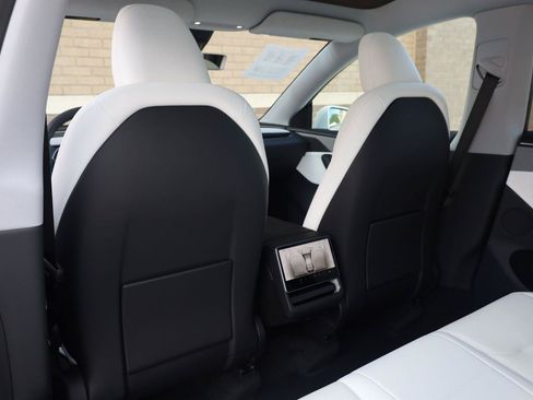 Used 2026 Tesla Model Y 2WD image 20