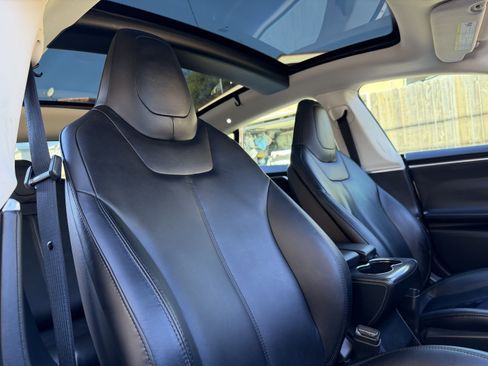 Used 2014 Tesla Model S 85 image 14