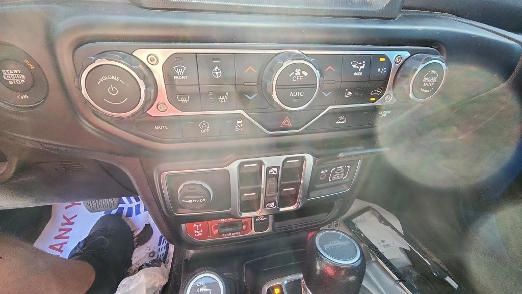 Used 2022 Jeep Gladiator Mojave w/ Cold Weather Group AWD/4WD image 20