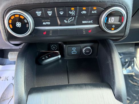 Used 2020 Ford Escape SE AWD/4WD image 25