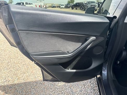 Used 2023 Tesla Model Y Long Range AWD/4WD image 25