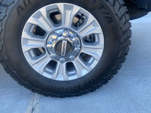 Used 2022 Ford F250 XLT AWD/4WD image 5
