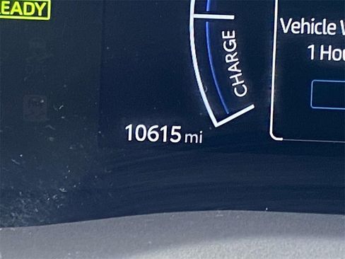 Used 2025 Toyota Camry SE w/ Convenience Package image 34