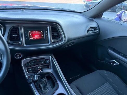 Used 2016 Dodge Challenger R/T w/ Driver Convenience Group image 33