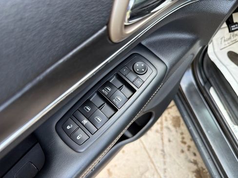 Used 2016 Jeep Grand Cherokee Limited AWD/4WD image 22