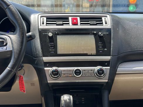 Used 2017 Subaru Outback 2.5i Premium image 17