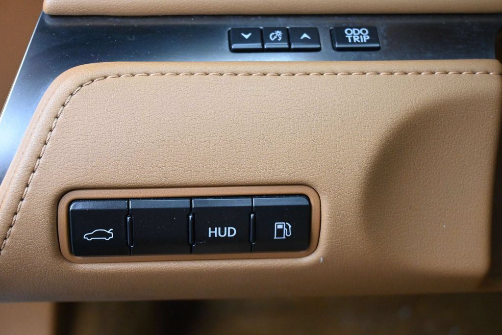 Used 2018 Lexus LC 500 Coupe w/ Performance Package RWD image 19