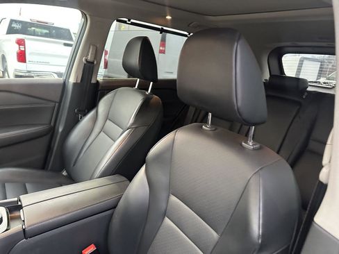 Used 2022 Nissan Rogue SV w/ SV Premium Package image 24