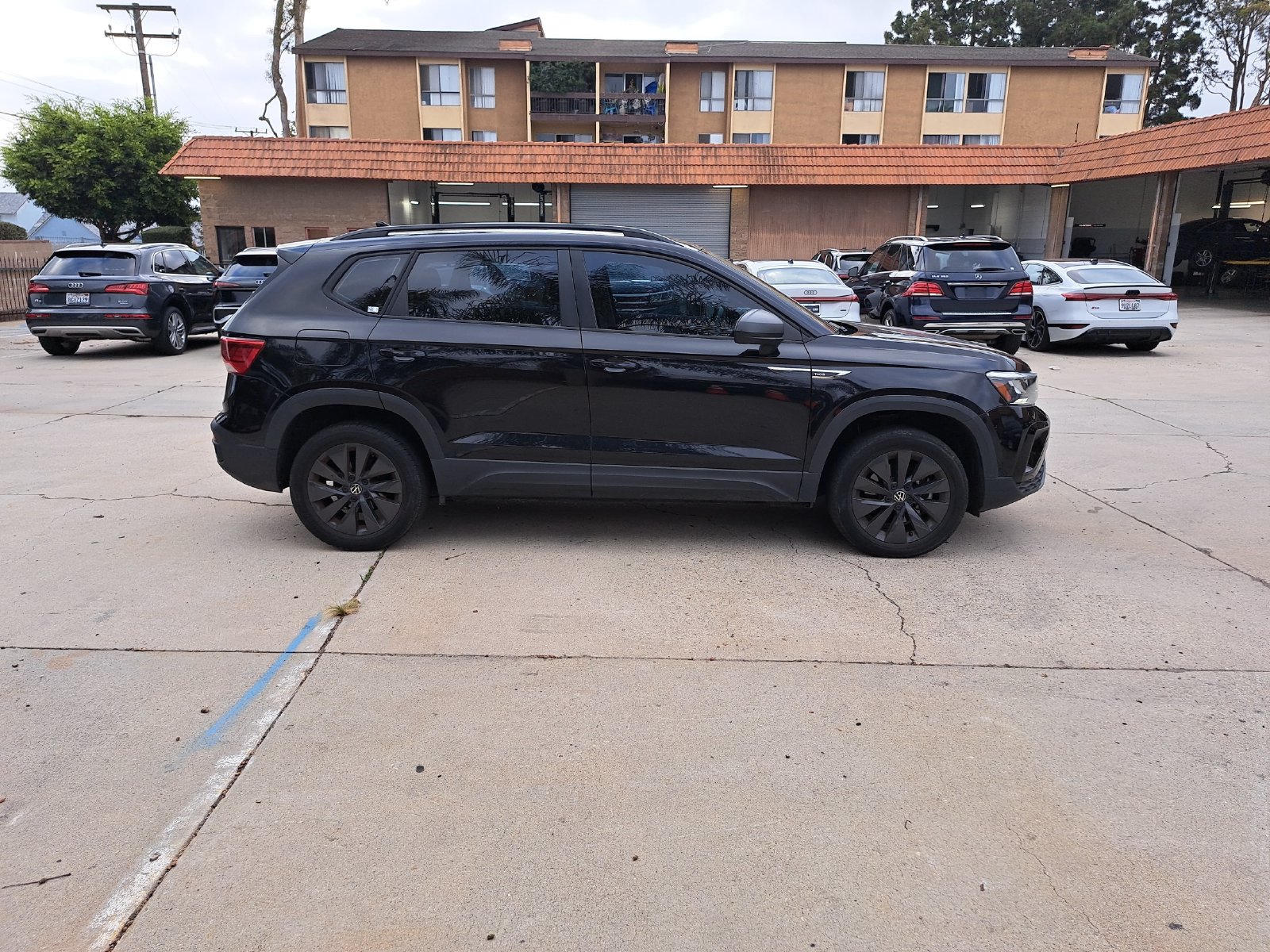 Used 2023 Volkswagen Taos S FWD image 4