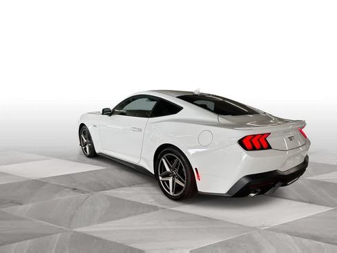 Used 2025 Ford Mustang GT RWD image 6