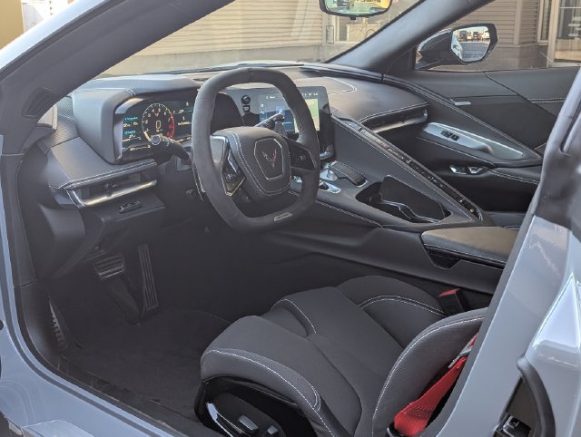 Used 2025 Chevrolet Corvette Z06 RWD image 10