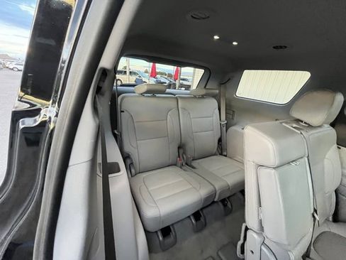 Used 2023 GMC Acadia SLT image 32