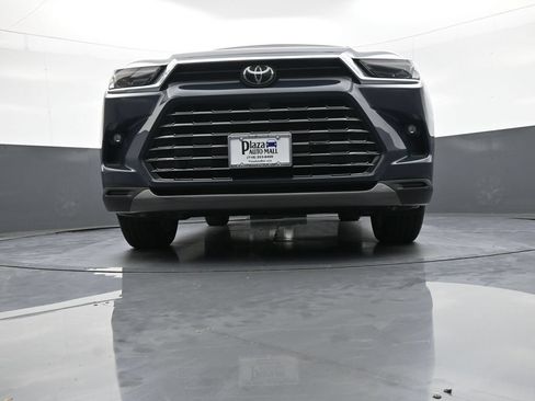 Certified 2024 Toyota Grand Highlander AWD image 28