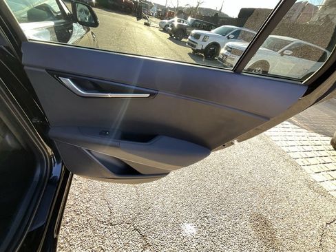 Used 2023 Kia Niro EX image 33