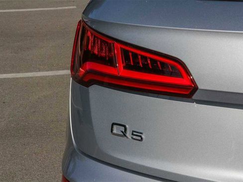 Used 2020 Audi Q5 e Prestige w/ Prestige Package image 10